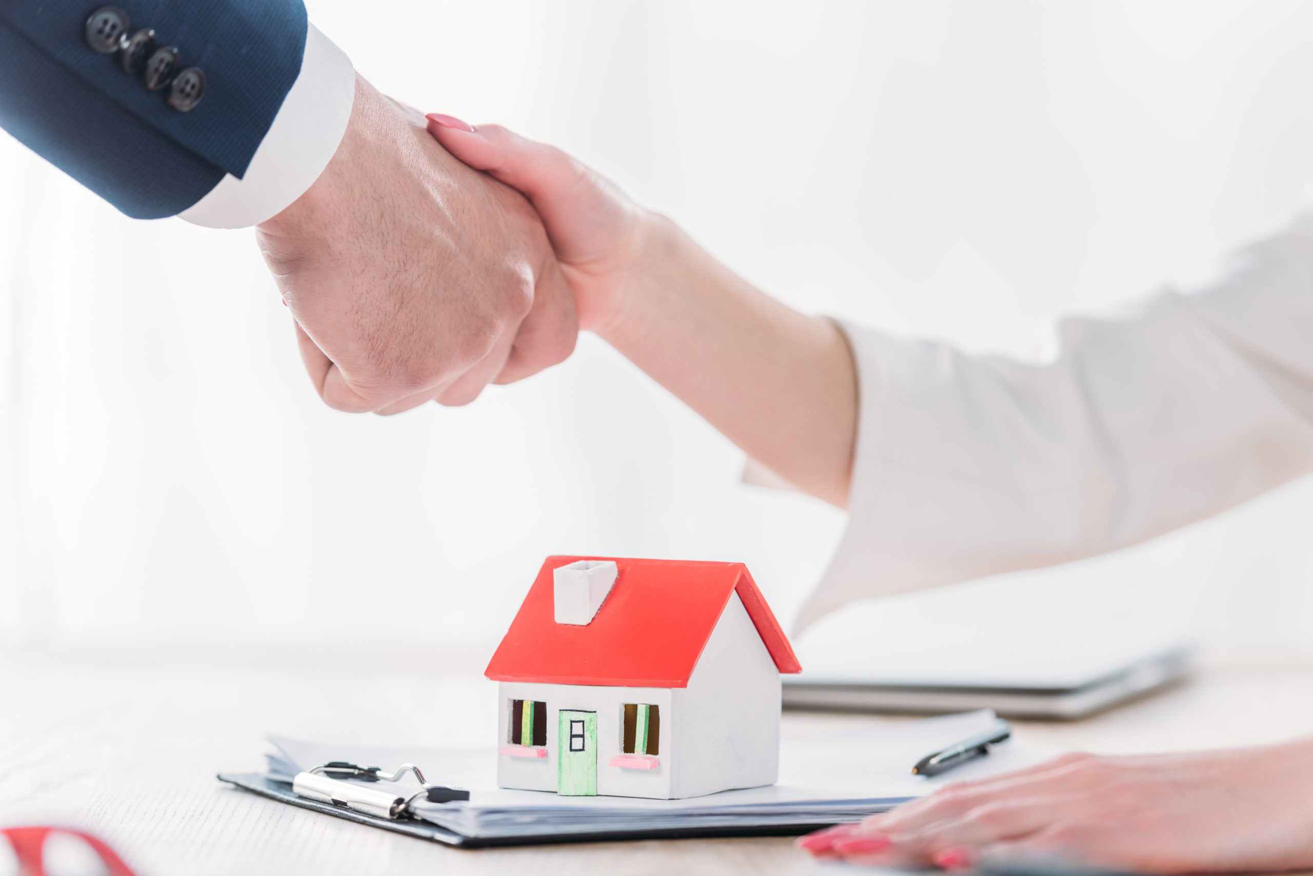 5 Reasons to Work With a Realtor